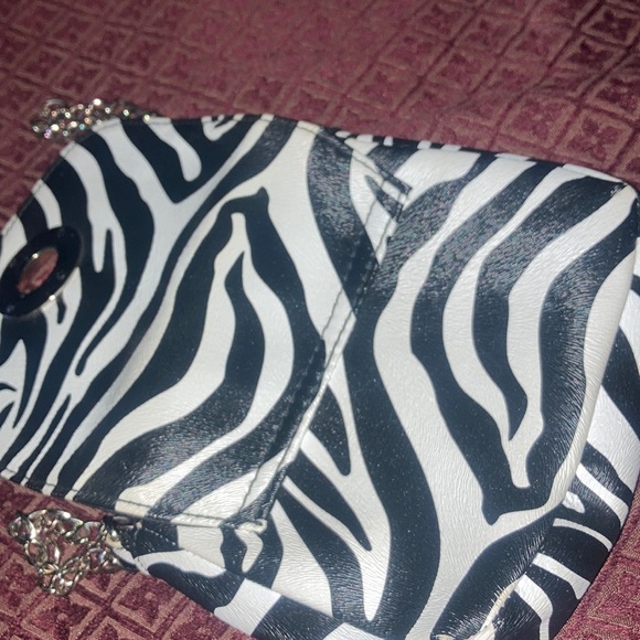 Zebra print me a purse with chain - Picture 3 of 5